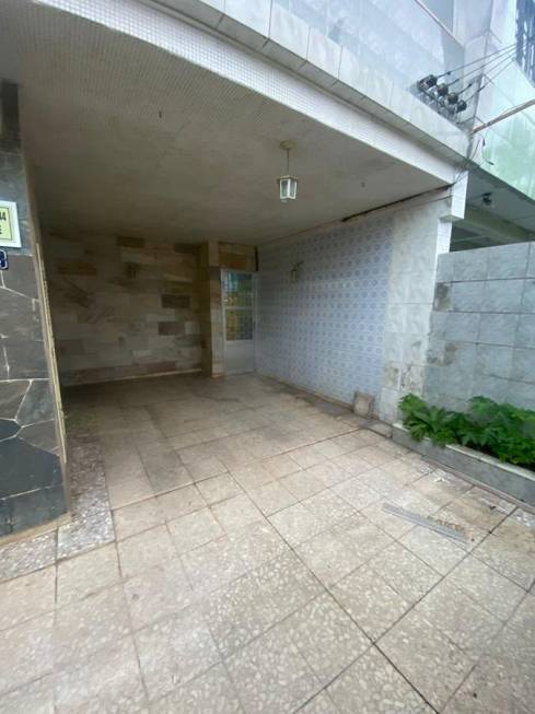 Foto 2 de Casa com 6 Quartos à venda, 400m² em Guadalupe, Rio de Janeiro
