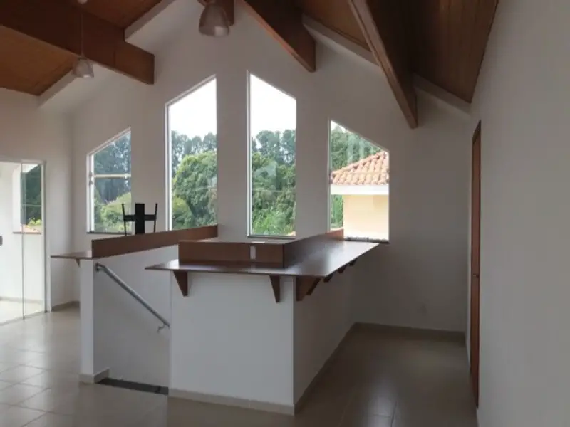 Foto 1 de Casa de Condomínio com 3 Quartos para alugar, 200m² em Centro, Aracoiaba da Serra