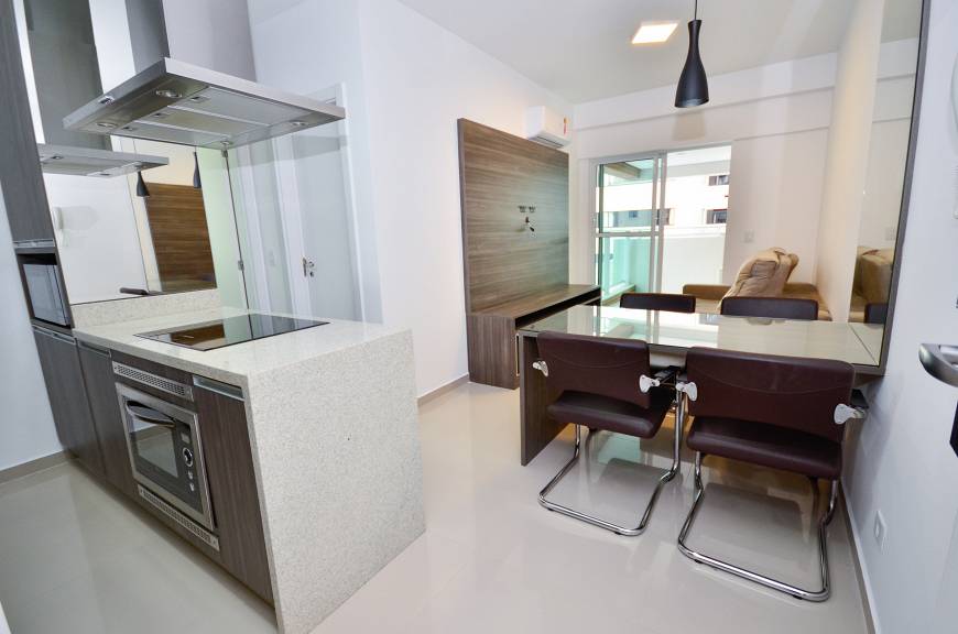Foto 2 de Apartamento com 1 Quarto à venda, 41m² em Centro, Curitiba