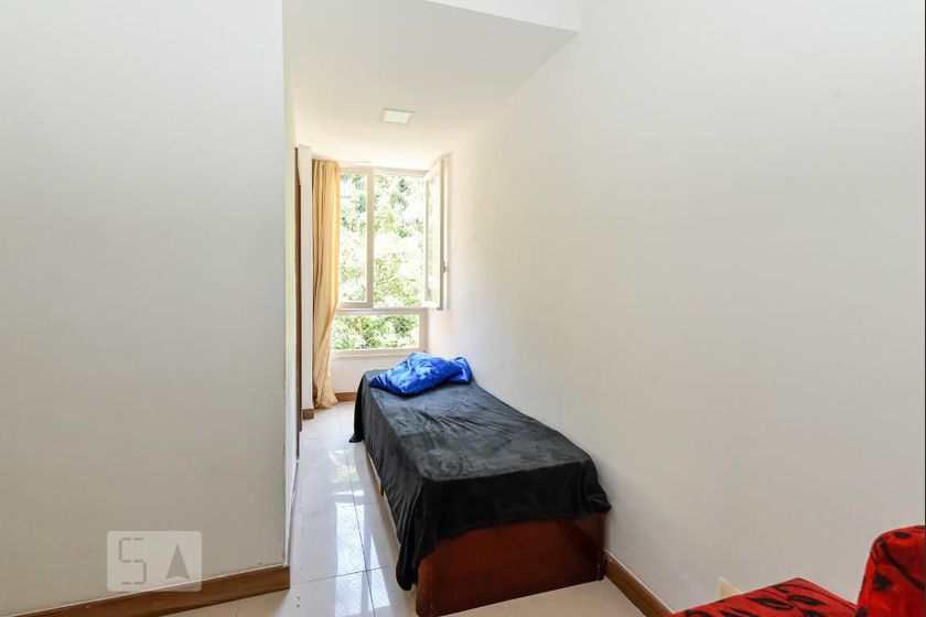 Foto 4 de Apartamento com 2 Quartos para alugar, 64m² em Leme, Rio de Janeiro