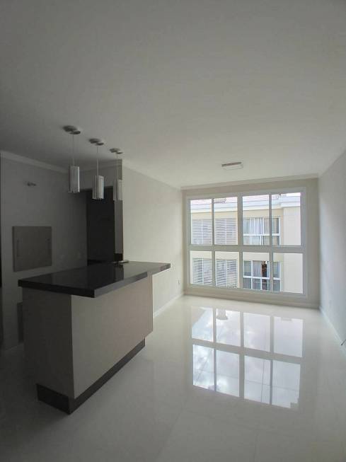 Foto 1 de Apartamento com 2 Quartos à venda, 66m² em Nacoes, Balneário Camboriú