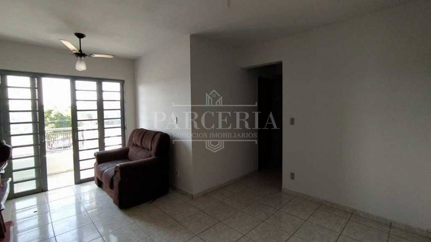 Foto 4 de Apartamento com 3 Quartos para alugar, 67m² em Dona Amélia, Araçatuba