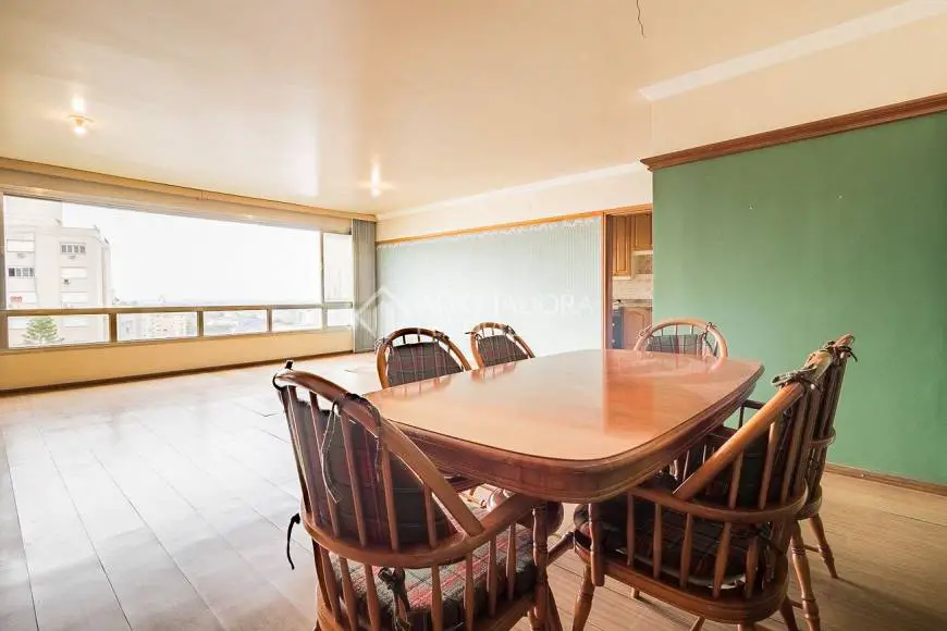 Foto 3 de Apartamento com 3 Quartos à venda, 134m² em Moinhos de Vento, Porto Alegre