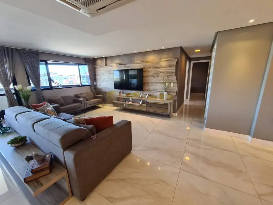 Foto 1 de Apartamento com 3 Quartos à venda, 155m² em Ponta Verde, Maceió