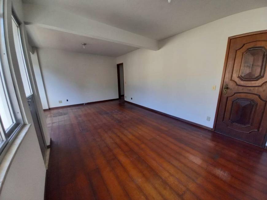 Foto 1 de Apartamento com 3 Quartos para alugar, 95m² em São Pedro, Teresópolis