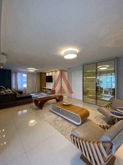 Foto 1 de Apartamento com 4 Quartos à venda, 242m² em Jardim Goiás, Goiânia