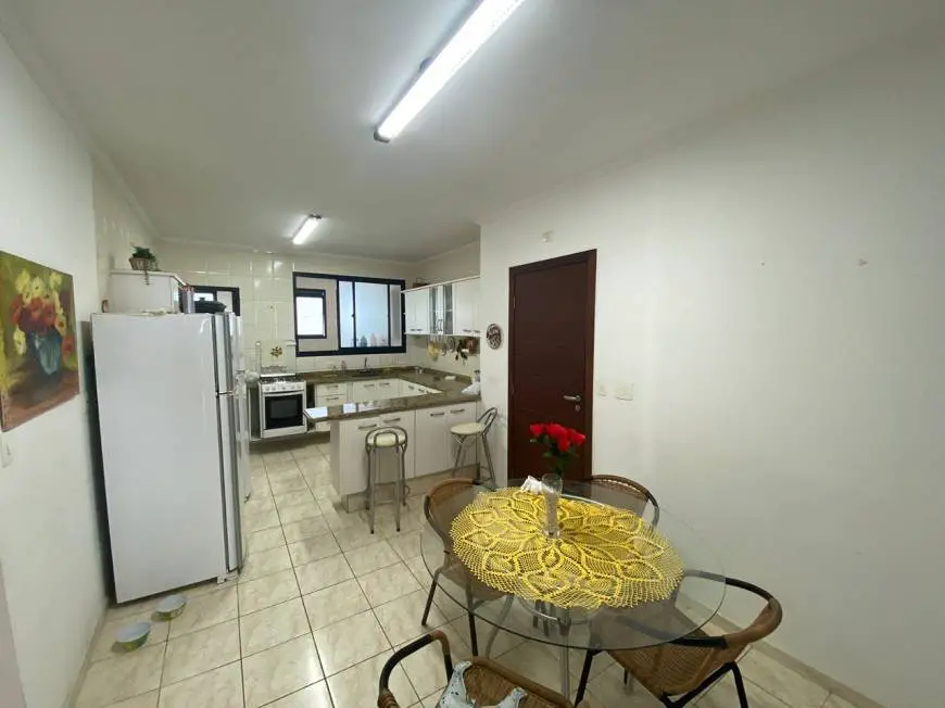 Foto 5 de Apartamento com 4 Quartos à venda, 207m² em Vila Tupi, Praia Grande
