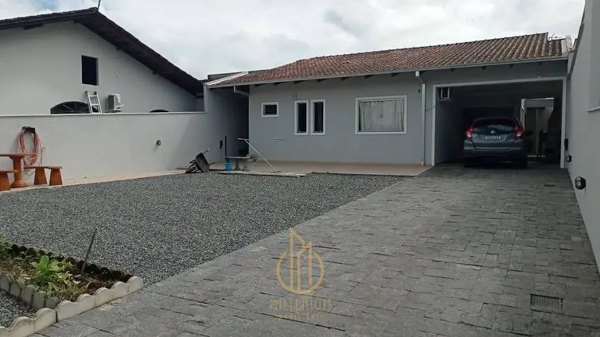 Foto 1 de Casa com 2 Quartos à venda, 148m² em Costa E Silva, Joinville