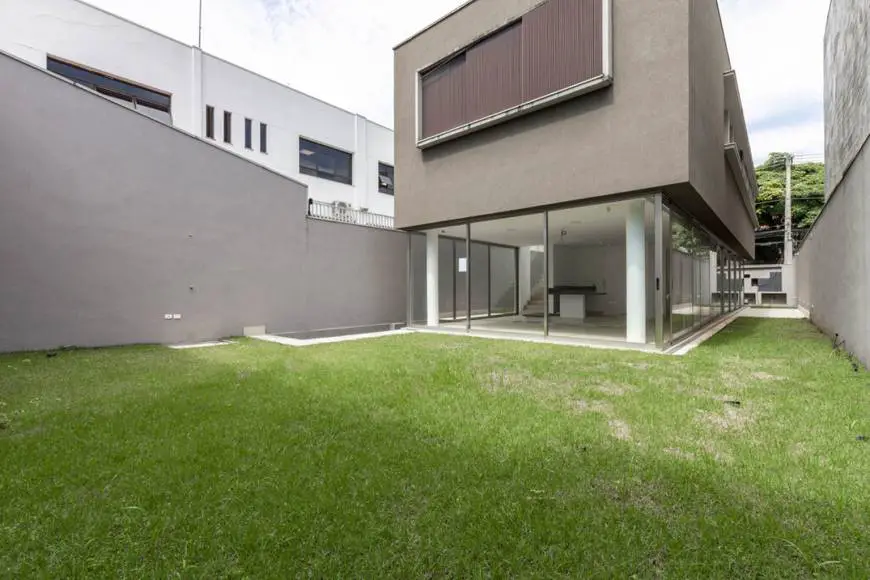 Foto 1 de Casa com 3 Quartos à venda, 512m² em Jardim Luzitânia, São Paulo