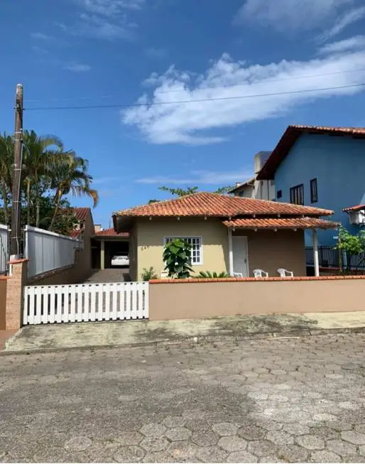 Foto 1 de Casa com 4 Quartos à venda, 151m² em Ubatuba, São Francisco do Sul