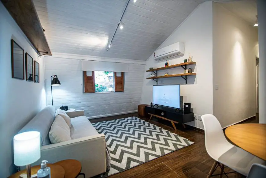 Foto 2 de Apartamento com 2 Quartos à venda, 57m² em Leblon, Rio de Janeiro