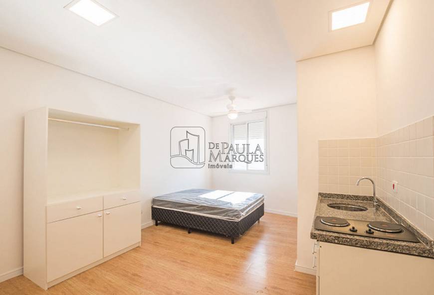 Foto 1 de Apartamento com 1 Quarto para alugar, 14m² em Aclimação, São Paulo
