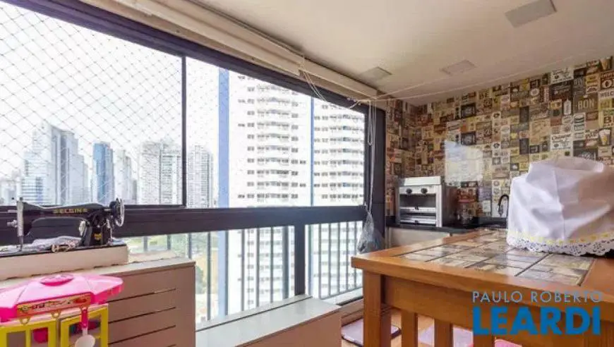 Foto 3 de Apartamento com 1 Quarto à venda, 62m² em Alphaville, Barueri