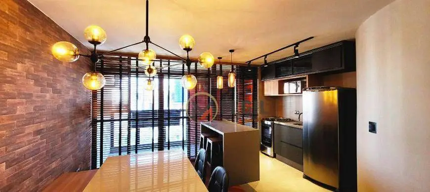 Foto 3 de Apartamento com 1 Quarto à venda, 90m² em Centro, Curitiba