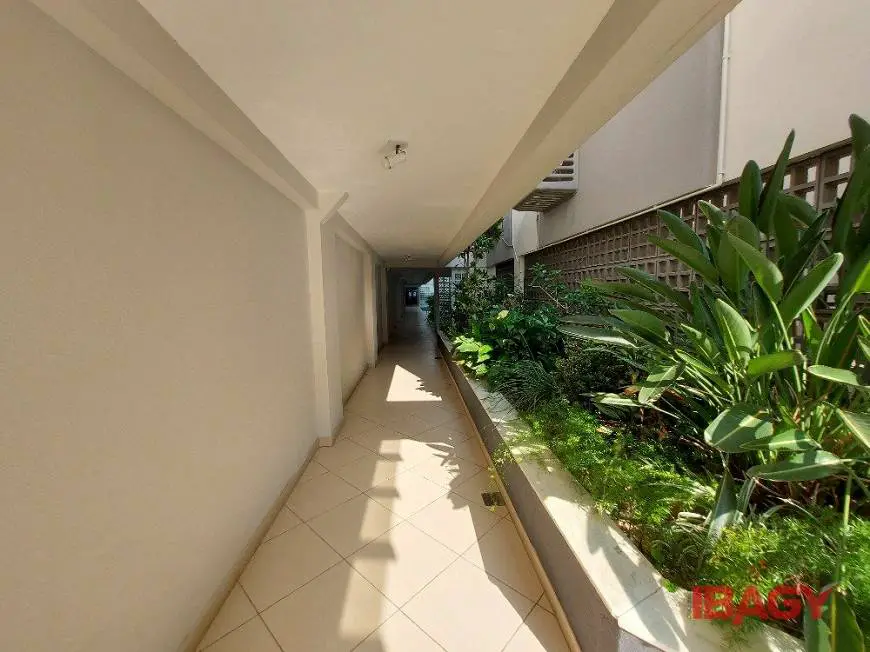 Foto 3 de Apartamento com 1 Quarto para alugar, 73m² em Centro, Florianópolis