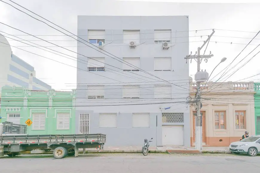 Foto 1 de Apartamento com 1 Quarto para alugar, 94m² em Centro, Pelotas