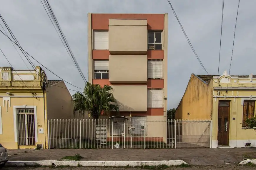 Foto 1 de Apartamento com 1 Quarto para alugar, 51m² em Centro, Pelotas