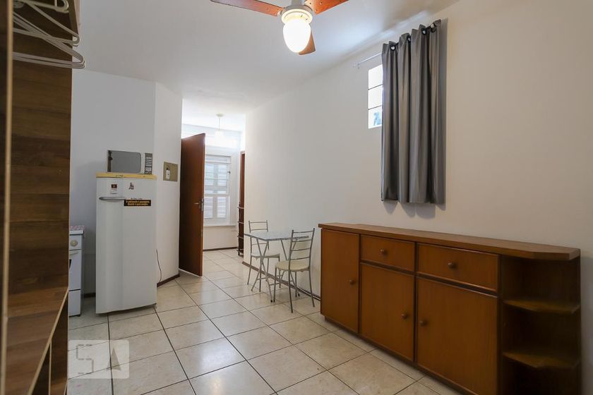 Foto 3 de Apartamento com 1 Quarto para alugar, 30m² em Floresta, Porto Alegre