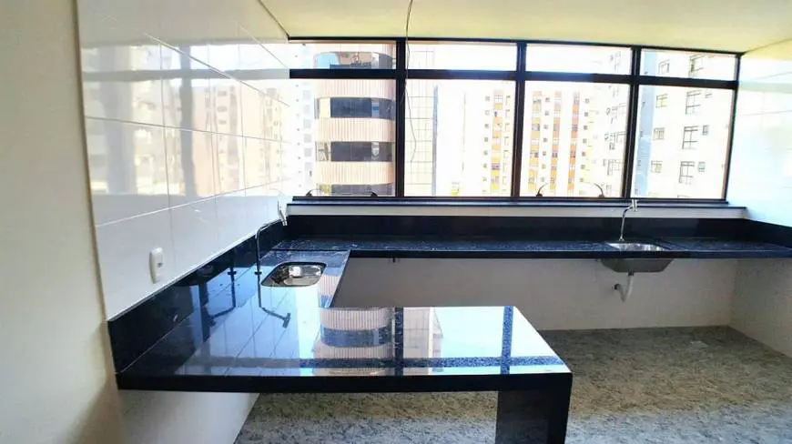 Foto 2 de Apartamento com 1 Quarto à venda, 33m² em Lourdes, Belo Horizonte