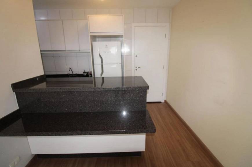 Foto 2 de Apartamento com 1 Quarto para alugar, 33m² em Novo Mundo, Curitiba