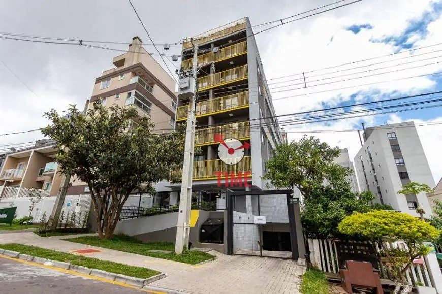 Foto 1 de Apartamento com 1 Quarto para alugar, 40m² em Novo Mundo, Curitiba
