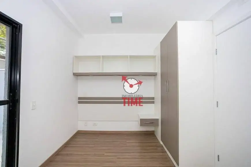 Foto 2 de Apartamento com 1 Quarto para alugar, 40m² em Novo Mundo, Curitiba