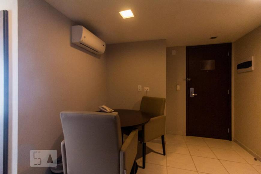 Foto 3 de Apartamento com 1 Quarto para alugar, 45m² em Pina, Recife