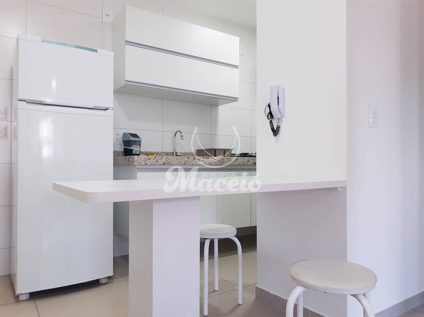 Foto 5 de Apartamento com 1 Quarto para alugar, 43m² em Ponta Verde, Maceió