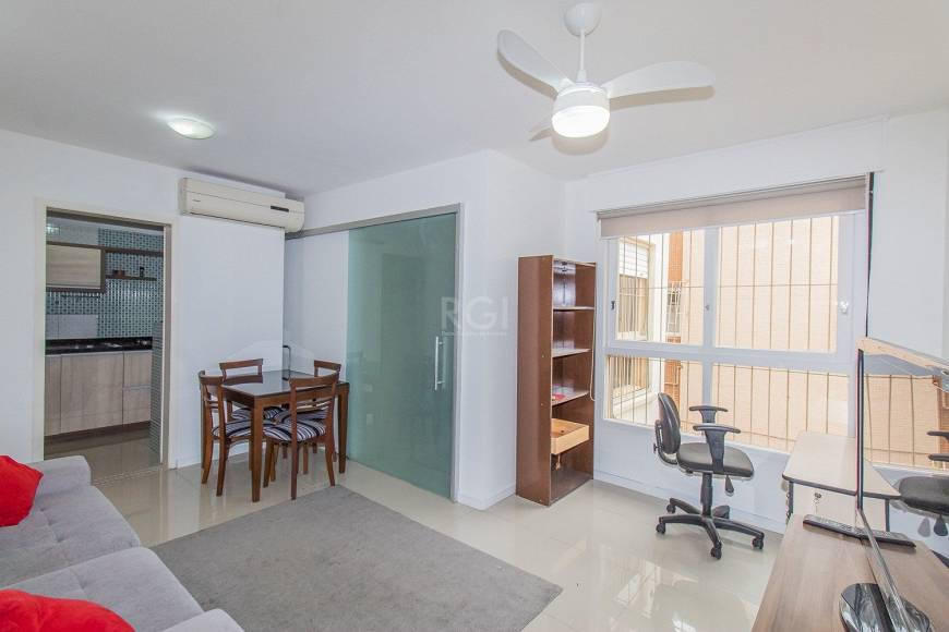 Foto 2 de Apartamento com 1 Quarto à venda, 39m² em Rio Branco, Porto Alegre