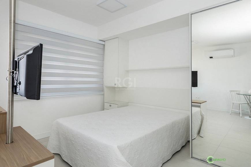 Foto 2 de Apartamento com 1 Quarto à venda, 35m² em São João, Porto Alegre