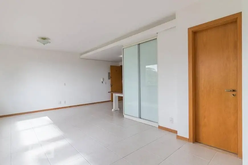 Foto 3 de Apartamento com 1 Quarto para alugar, 43m² em Três Figueiras, Porto Alegre