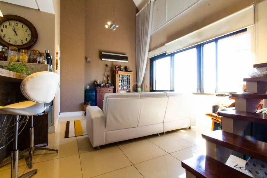 Foto 2 de Apartamento com 1 Quarto à venda, 75m² em Três Figueiras, Porto Alegre