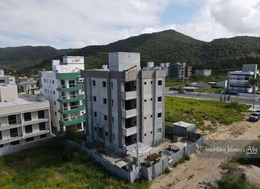 Foto 1 de Apartamento com 16 Quartos à venda, 656m² em Village, Imbituba