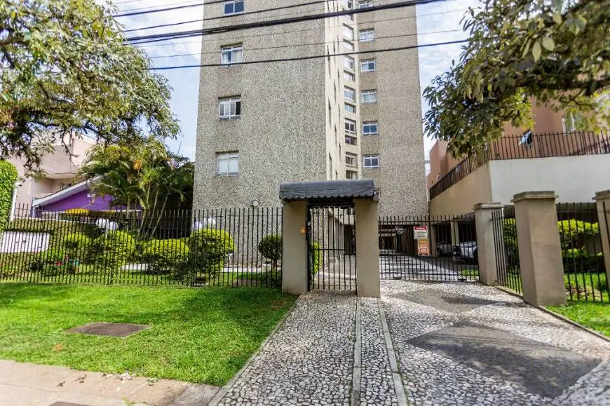 Foto 2 de Apartamento com 2 Quartos para alugar, 84m² em Água Verde, Curitiba