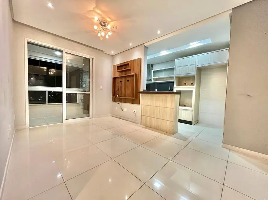 Foto 3 de Apartamento com 2 Quartos à venda, 72m² em Barreiros, São José
