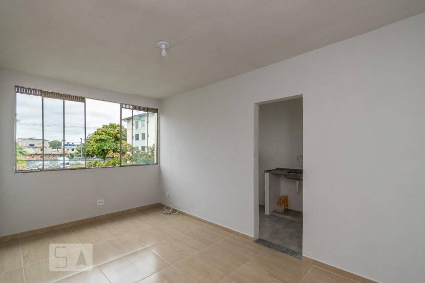 Foto 3 de Apartamento com 2 Quartos para alugar, 55m² em Brás de Pina, Rio de Janeiro