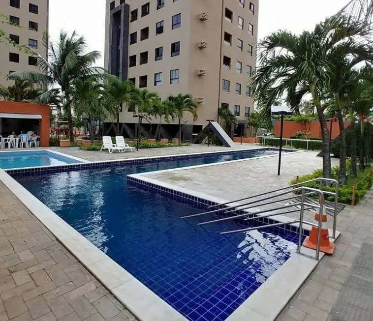 Foto 1 de Apartamento com 2 Quartos para alugar, 57m² em Candelária, Natal