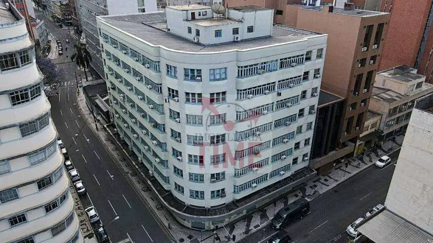 Foto 1 de Apartamento com 2 Quartos à venda, 105m² em Centro, Curitiba
