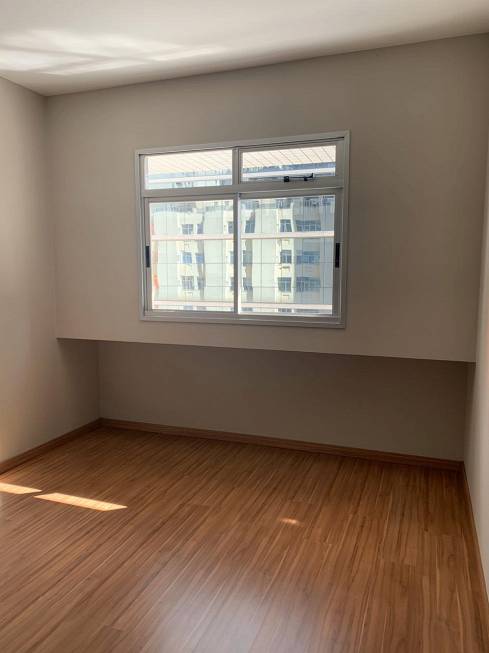 Foto 1 de Apartamento com 2 Quartos à venda, 70m² em Centro, Curitiba