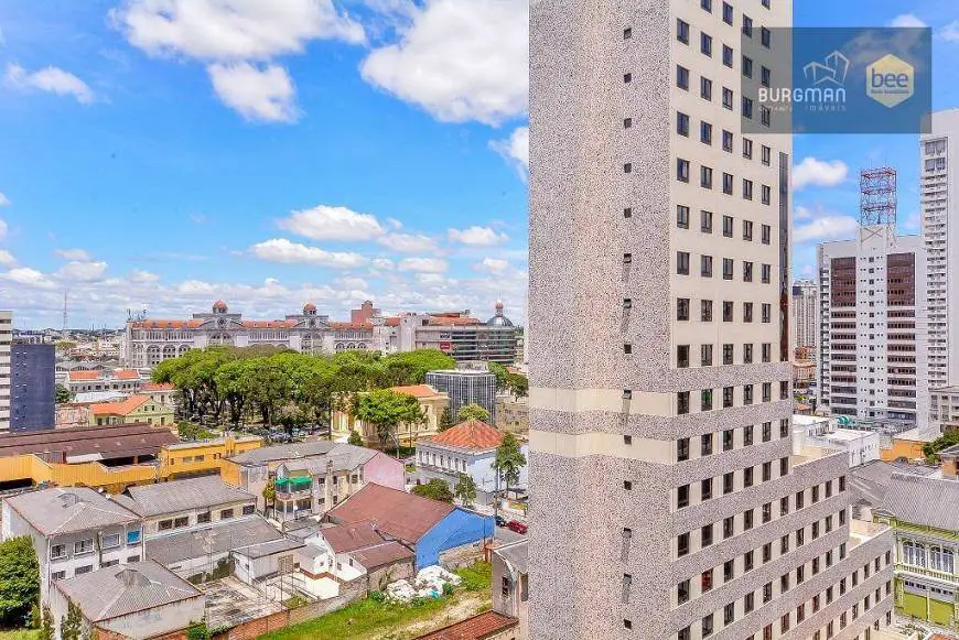 Foto 1 de Apartamento com 2 Quartos à venda, 74m² em Centro, Curitiba