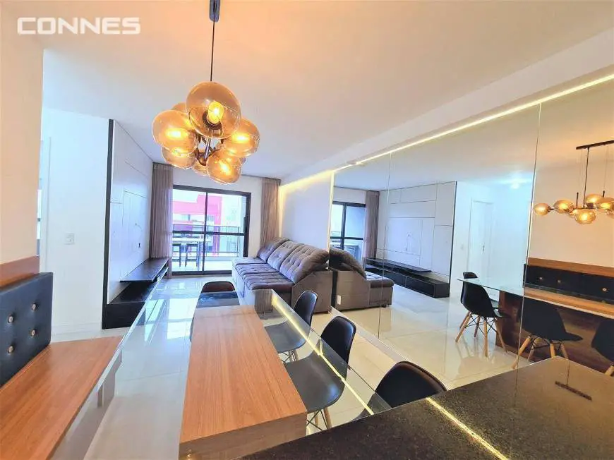 Foto 3 de Apartamento com 2 Quartos para venda ou aluguel, 76m² em Centro, Curitiba