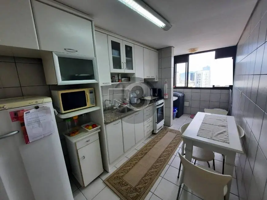 Foto 3 de Apartamento com 2 Quartos à venda, 75m² em Centro, Florianópolis