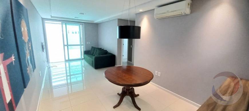 Foto 2 de Apartamento com 2 Quartos para alugar, 81m² em Centro, Florianópolis