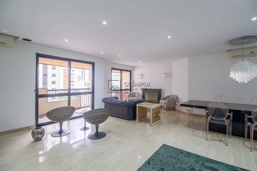 Foto 1 de Apartamento com 2 Quartos para alugar, 156m² em Cerqueira César, São Paulo