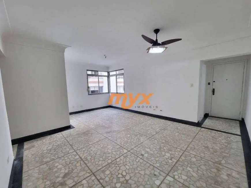 Foto 2 de Apartamento com 2 Quartos à venda, 111m² em Gonzaga, Santos