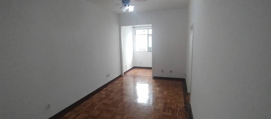 Foto 2 de Apartamento com 2 Quartos para alugar, 76m² em Humaitá, Rio de Janeiro