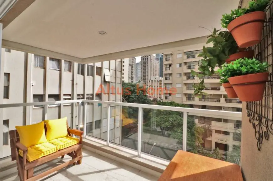 Foto 2 de Apartamento com 2 Quartos para alugar, 65m² em Jardim Paulista, São Paulo