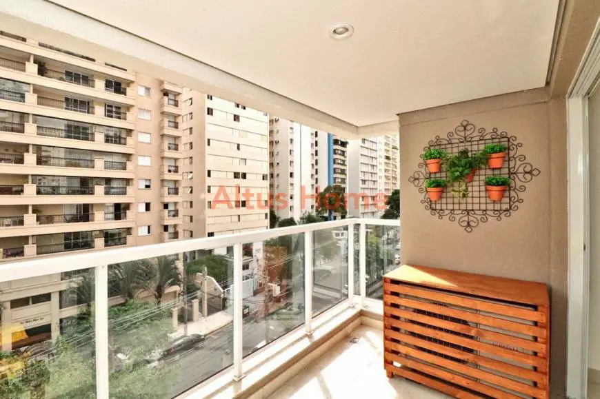 Foto 3 de Apartamento com 2 Quartos para alugar, 65m² em Jardim Paulista, São Paulo