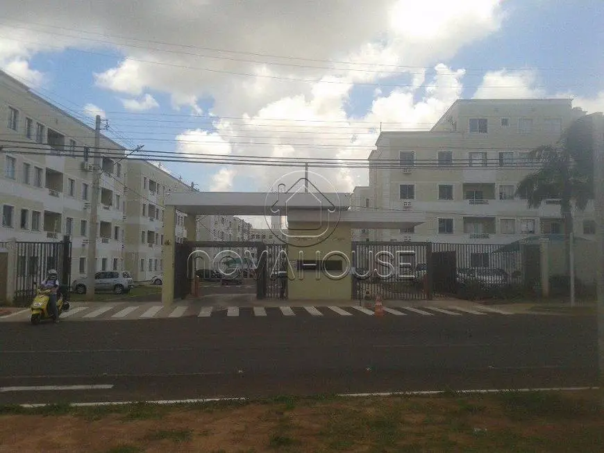 Foto 1 de Apartamento com 2 Quartos para alugar, 52m² em Jardim São Lourenço, Campo Grande