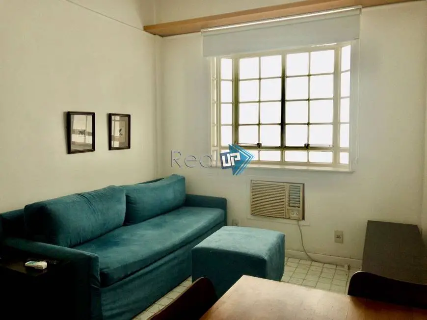 Foto 2 de Apartamento com 2 Quartos à venda, 48m² em Leblon, Rio de Janeiro